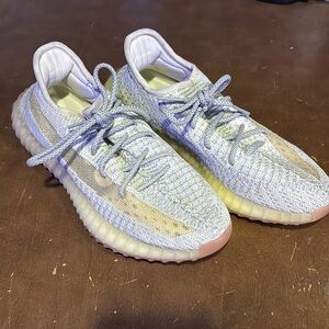 Adidas YEEZY Boost 350- Women’s Size 9